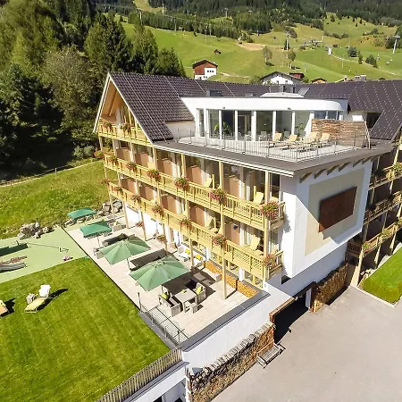 Natuerlich Mit Charakter 4*