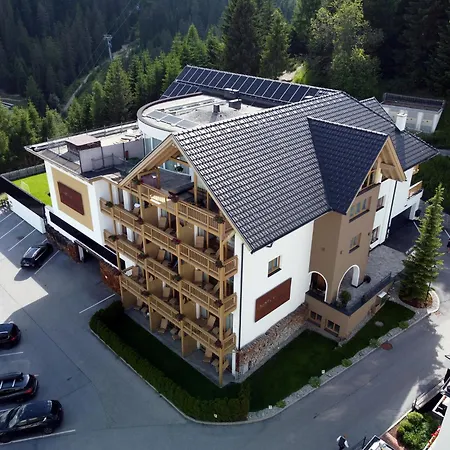 Naturlich Mit Charakter Hotel Fiss